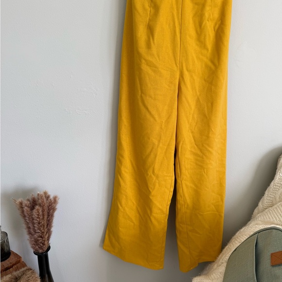 NWT Lulu's Golden Cotton Linen Blend Halter Jumpsuit - Picture 2 of 8